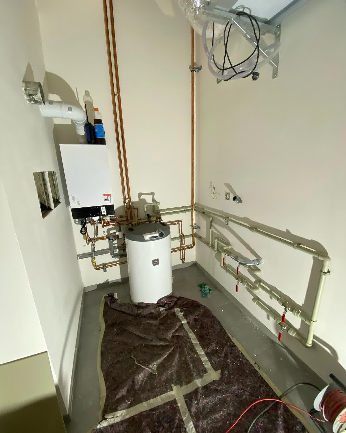 Kompletní rozvody topení – plynový kotel Viessmann